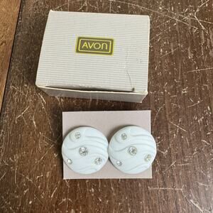 AVON White‎ lights Oversized Matte Finish Rhinestone Pierce Earrings in box